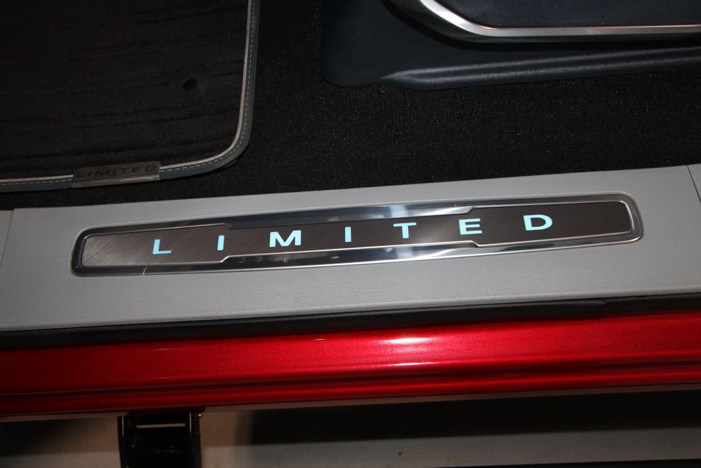 Used 2024 Ford F250 Limited AWD/4WD image 7