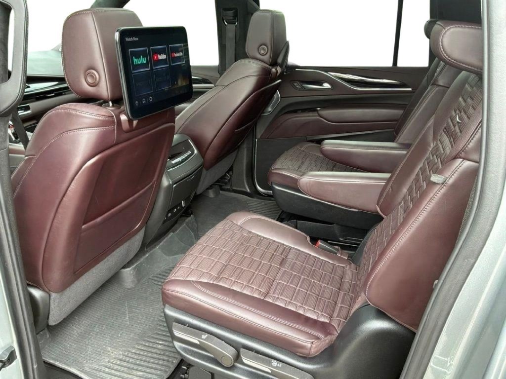 Used 2024 Cadillac Escalade ESV V w/ LPO, ONYX Package AWD/4WD image 17