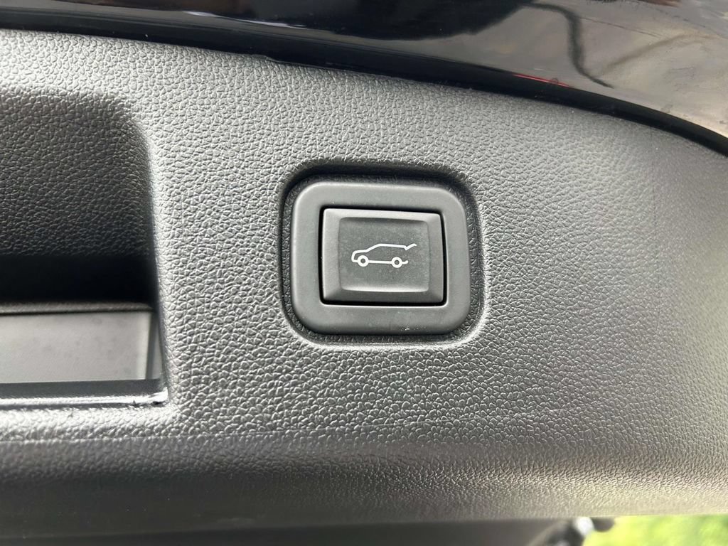 Used 2024 Chevrolet Blazer EV LT AWD/4WD image 19