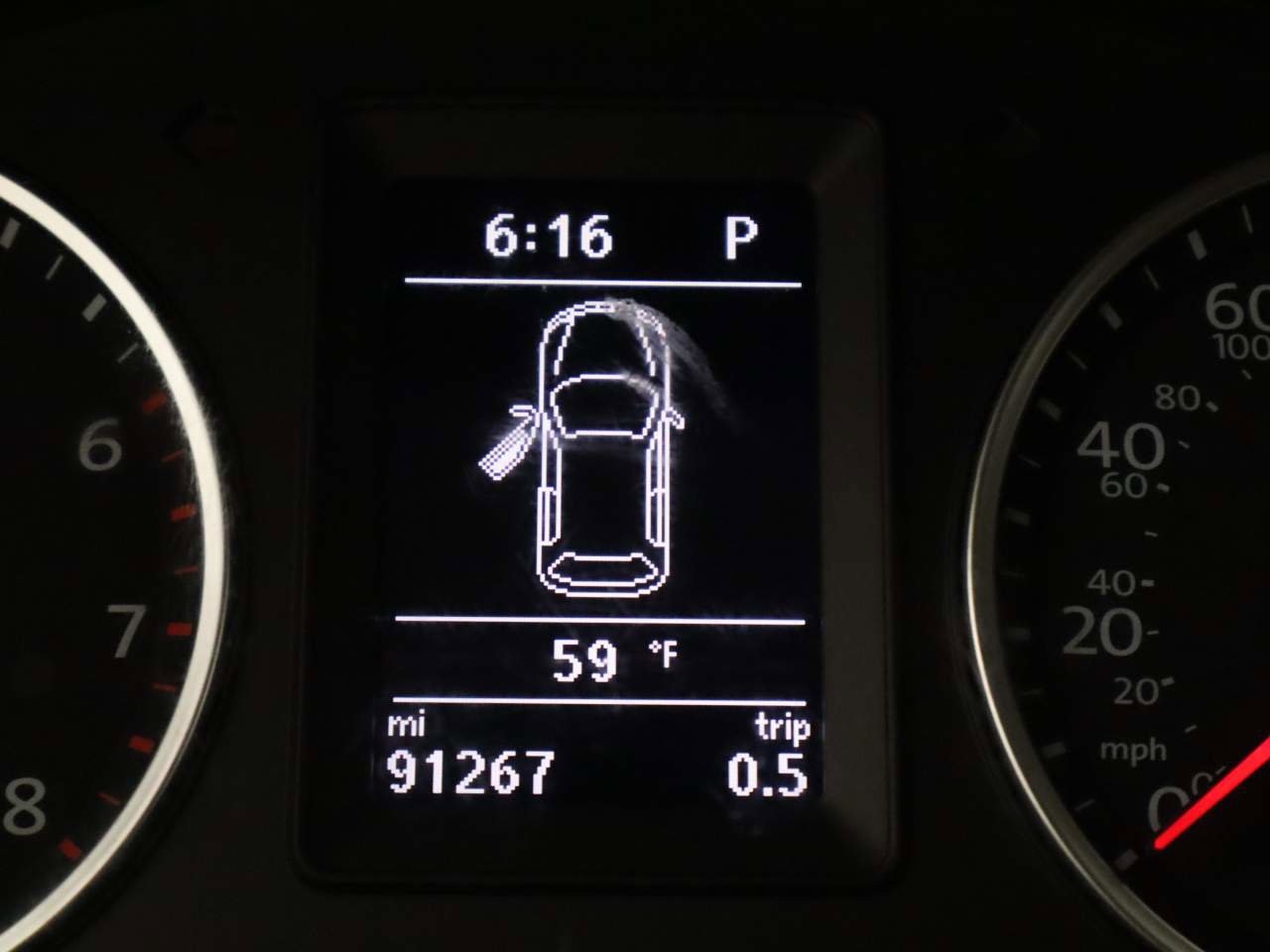 Used 2017 Volkswagen Tiguan S image 8