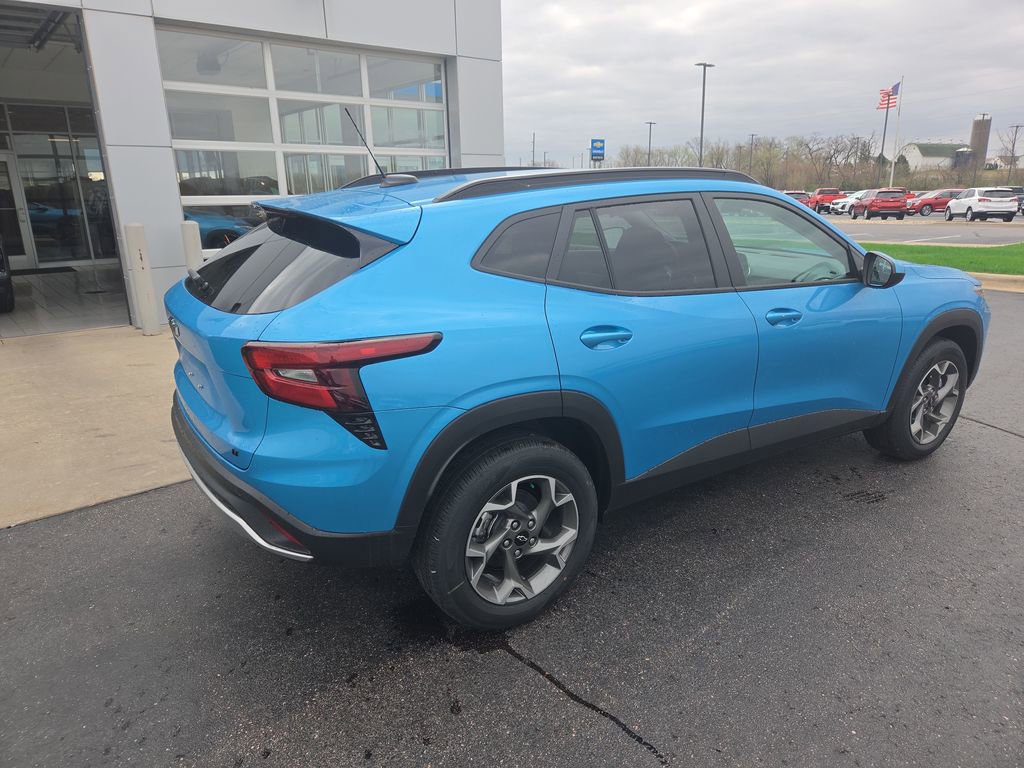 New 2026 Chevrolet Trax LT w/ Driver Confidence Package FWD image 7