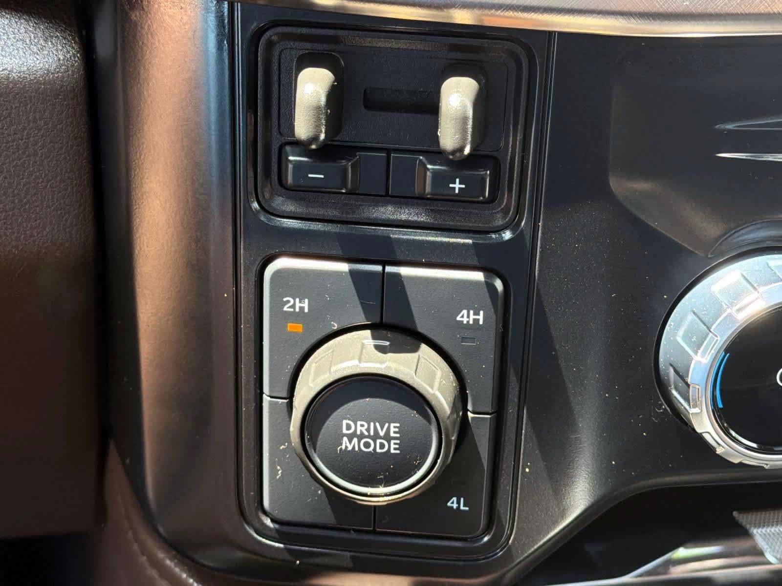 Used 2024 Ford F450 King Ranch w/ Chrome Package AWD/4WD image 27