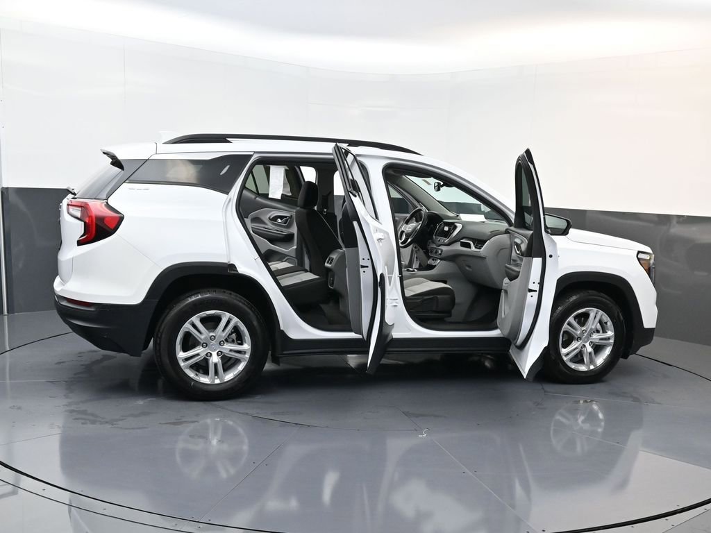 Used 2023 GMC Terrain SLE w/ Driver Convenience Package image 20