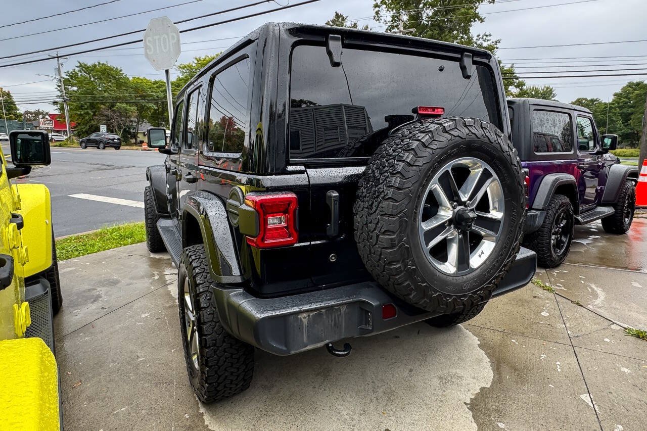Used 2019 Jeep Wrangler Unlimited Sahara w/ Uconnect 4C Nav & Sound Group AWD/4WD image 3