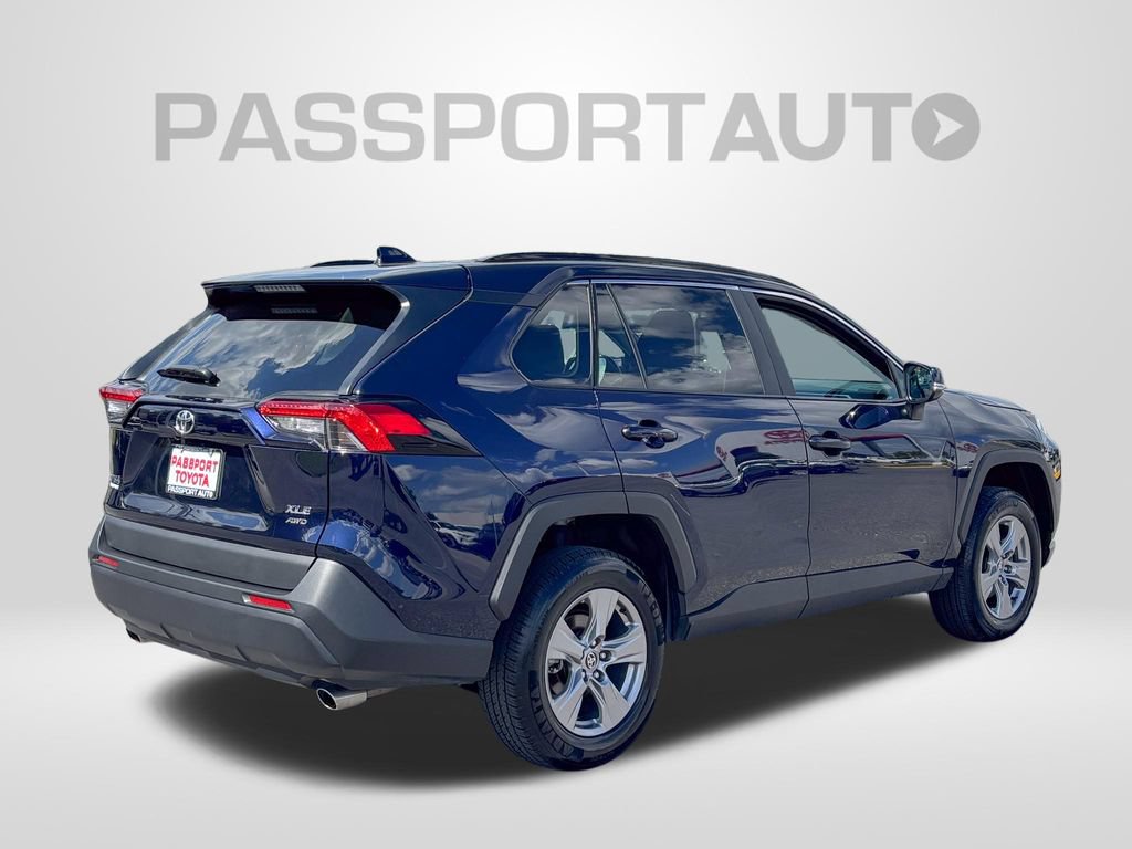 Used 2025 Toyota RAV4 XLE AWD/4WD image 11