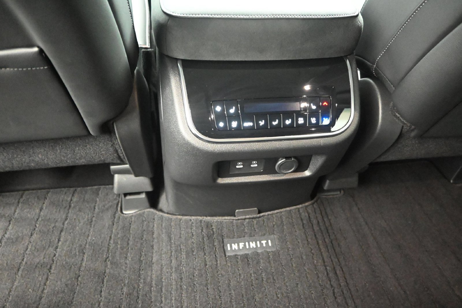Certified 2025 INFINITI QX80 Luxe RWD image 19