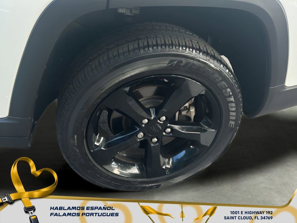 Used 2023 Jeep Grand Cherokee L Laredo image 11