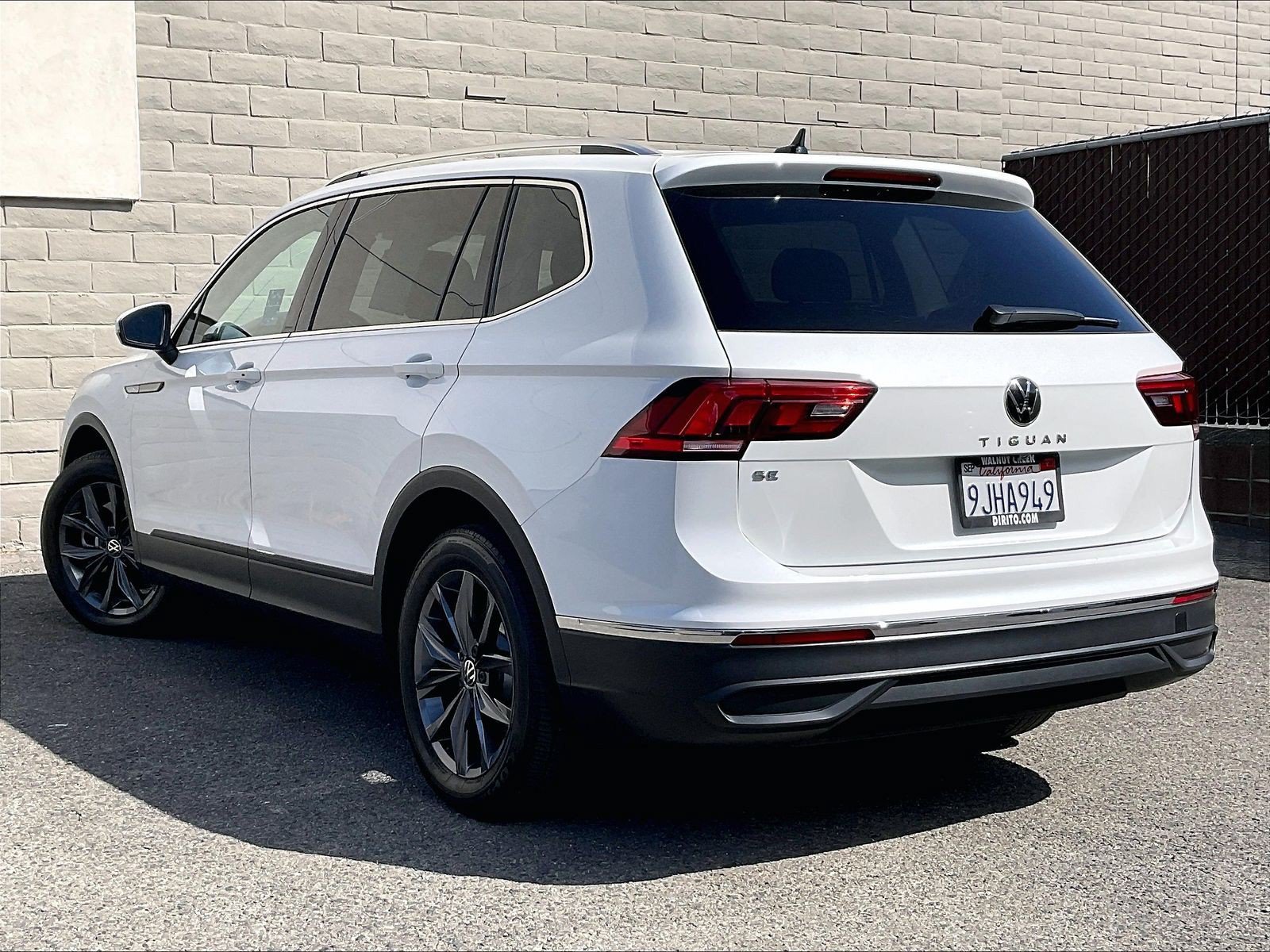 Certified 2023 Volkswagen Tiguan SE FWD image 10