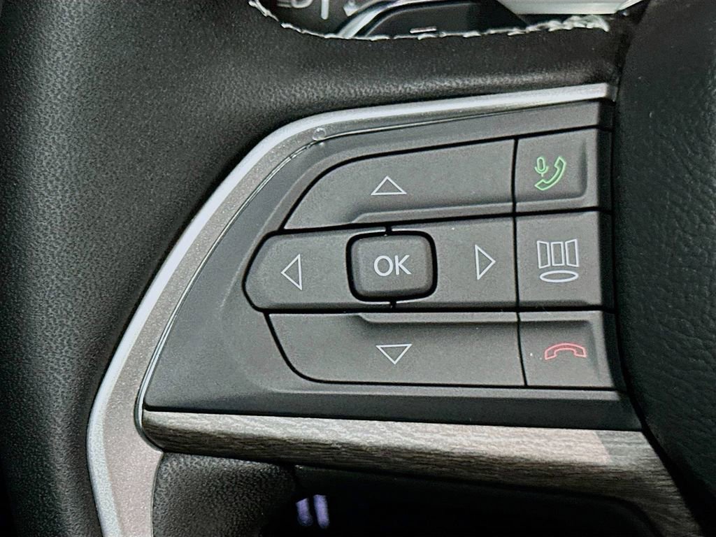 New 2025 Jeep Grand Cherokee L Limited w/ Luxury Tech Group II image 30