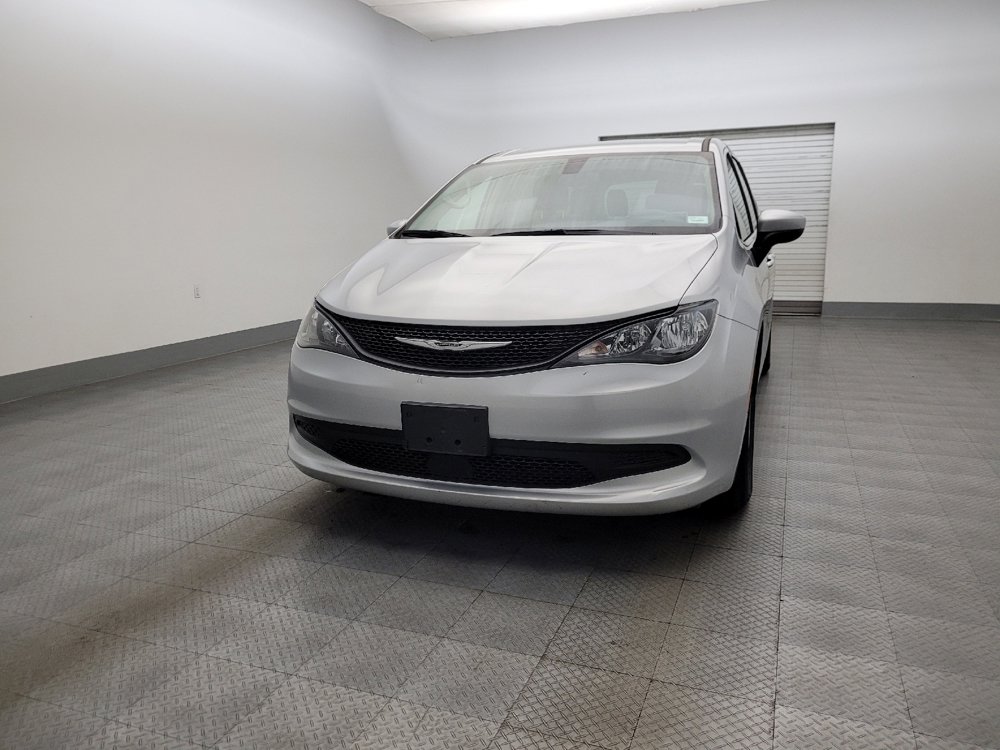 Used 2022 Chrysler Voyager LX FWD image 15