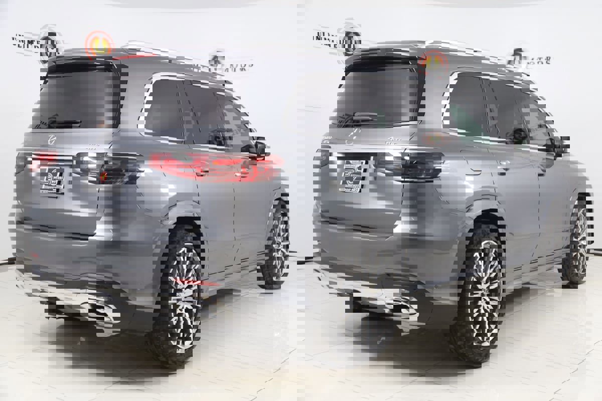 Used 2025 Mercedes-Benz GLS 450 4MATIC image 3