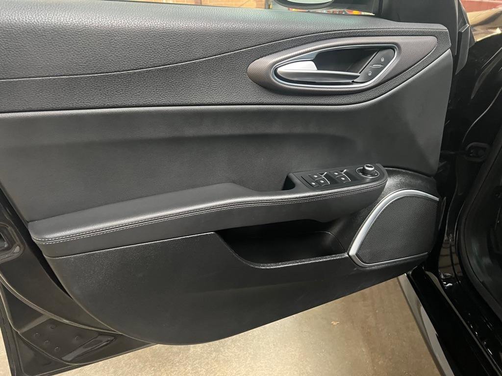 Used 2021 Alfa Romeo Giulia Ti Sport image 29