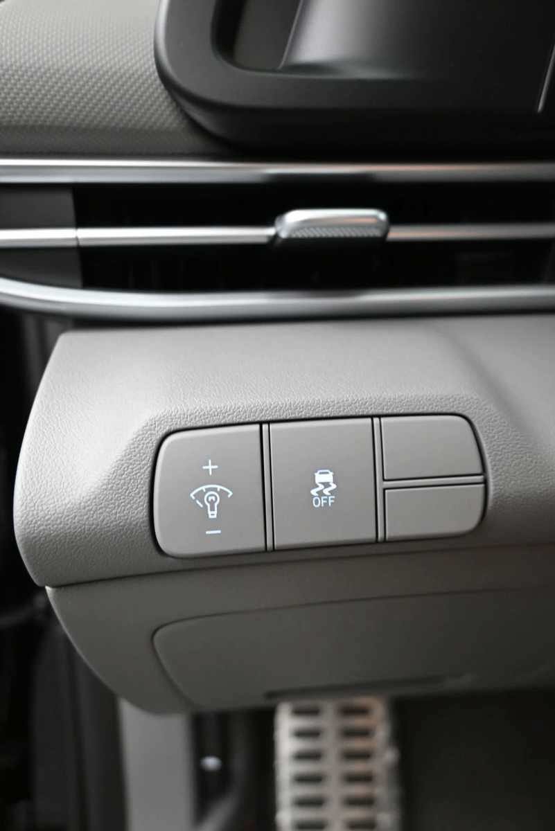 New 2026 Hyundai Elantra Sport FWD image 22