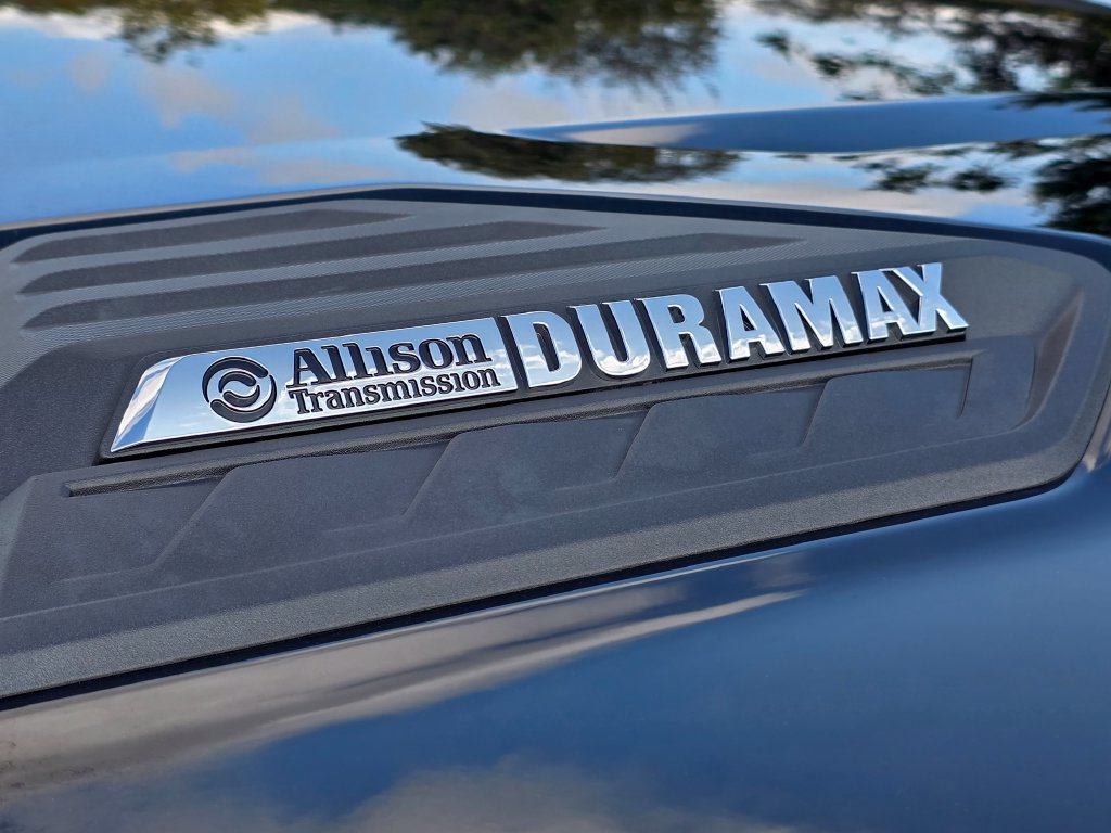 Used 2025 Chevrolet Silverado 3500 High Country w/ High Country Premium Package AWD/4WD image 8