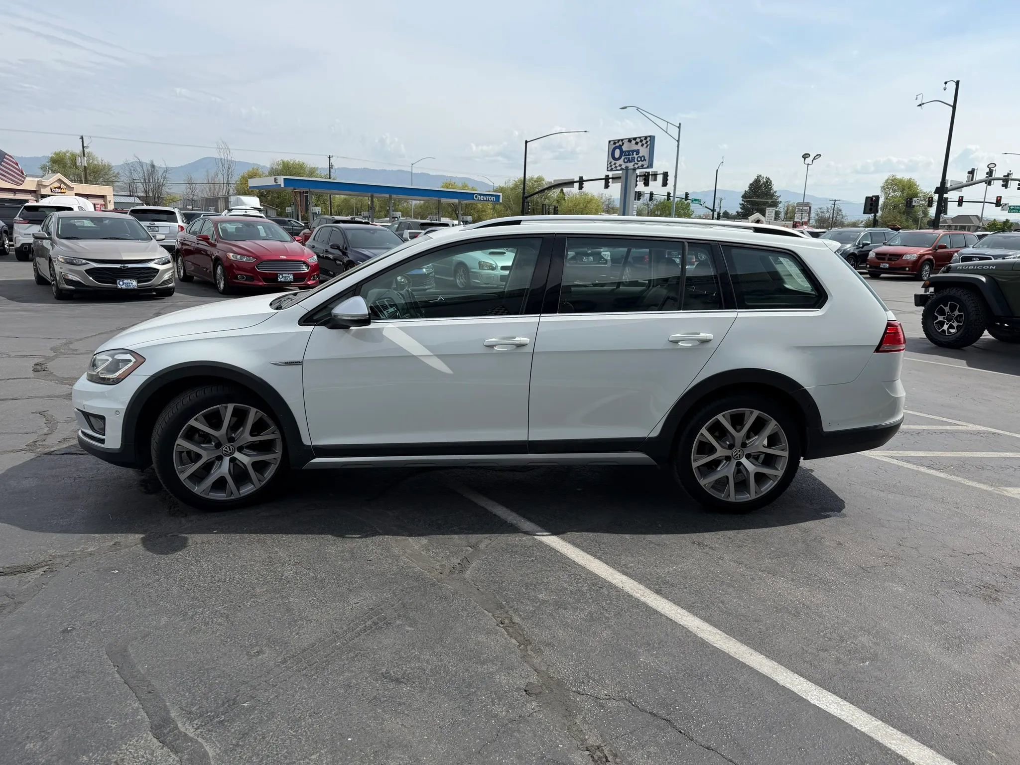 Used 2018 Volkswagen Golf Alltrack SEL image 4