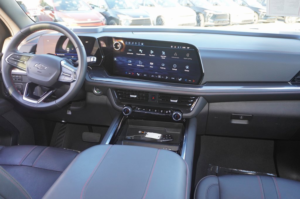 Used 2025 Chevrolet Suburban RST image 9