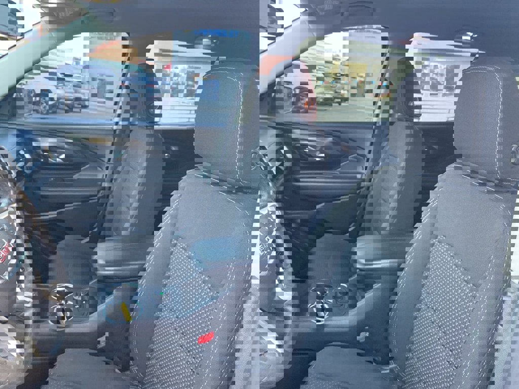 Used 2022 GMC Terrain SLE w/ Elevation Edition image 27