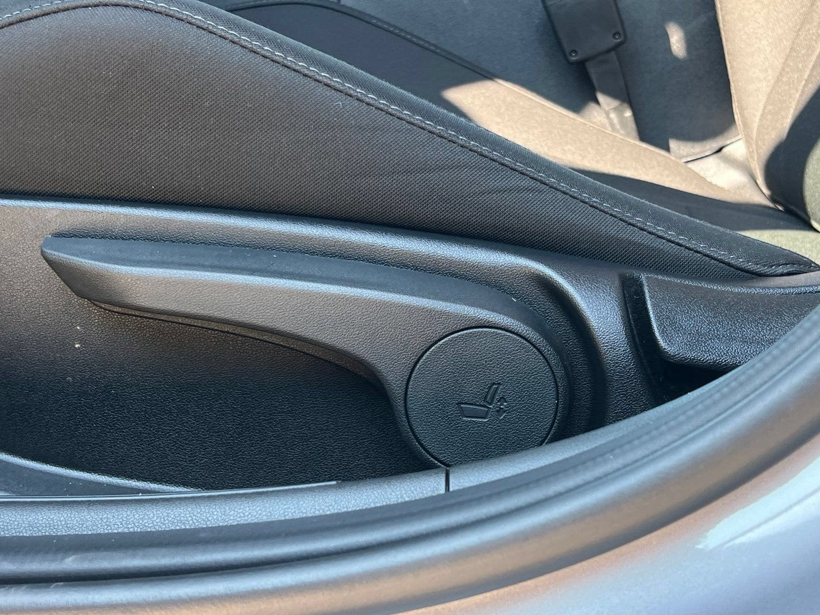 Used 2025 Hyundai Elantra SEL FWD image 26