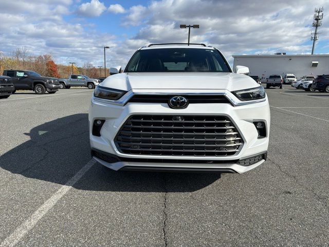 Used 2024 Toyota Grand Highlander AWD Hybrid image 3