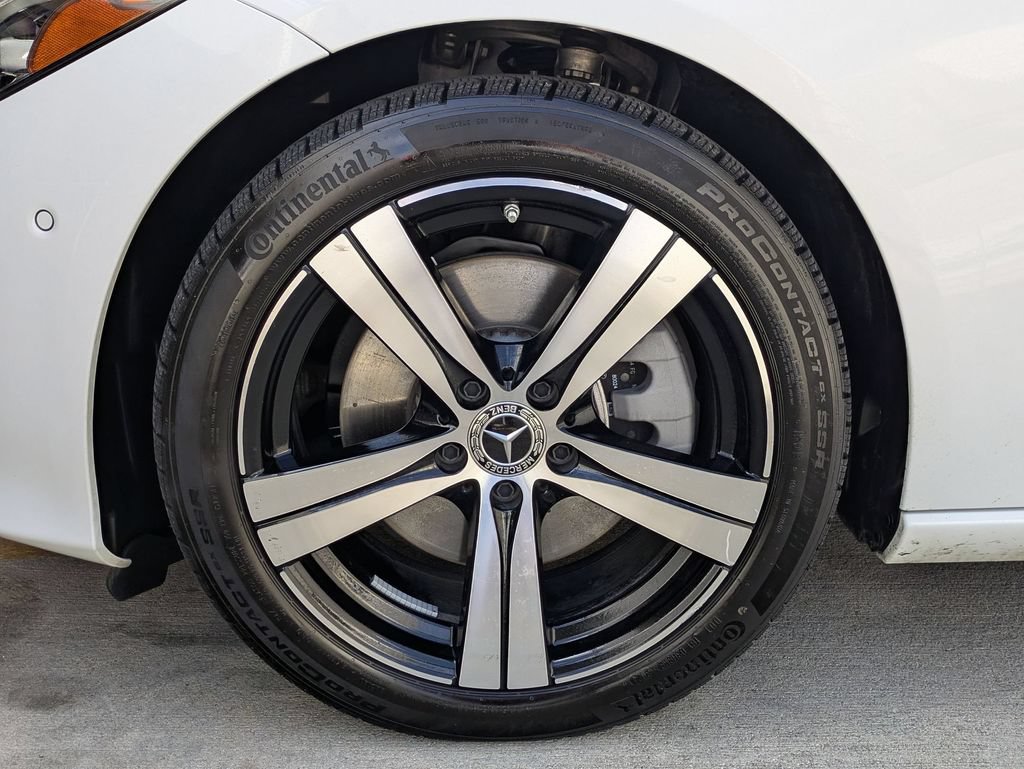 Used 2025 Mercedes-Benz C 300 Sedan image 31
