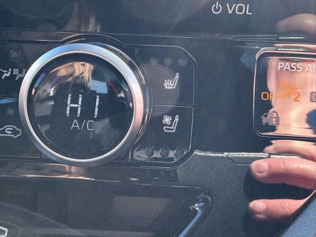 Certified 2025 Toyota Highlander Limited image 17