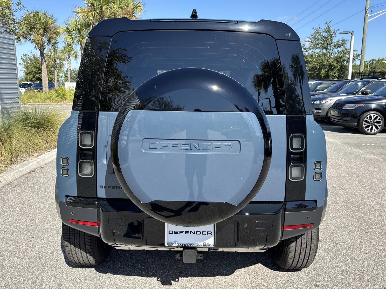 New 2026 Land Rover Defender 110 S image 7