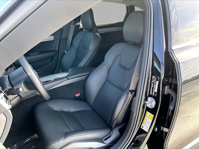 Used 2023 Volvo S90 B6 Plus w/ Protection Package Premier AWD/4WD image 27