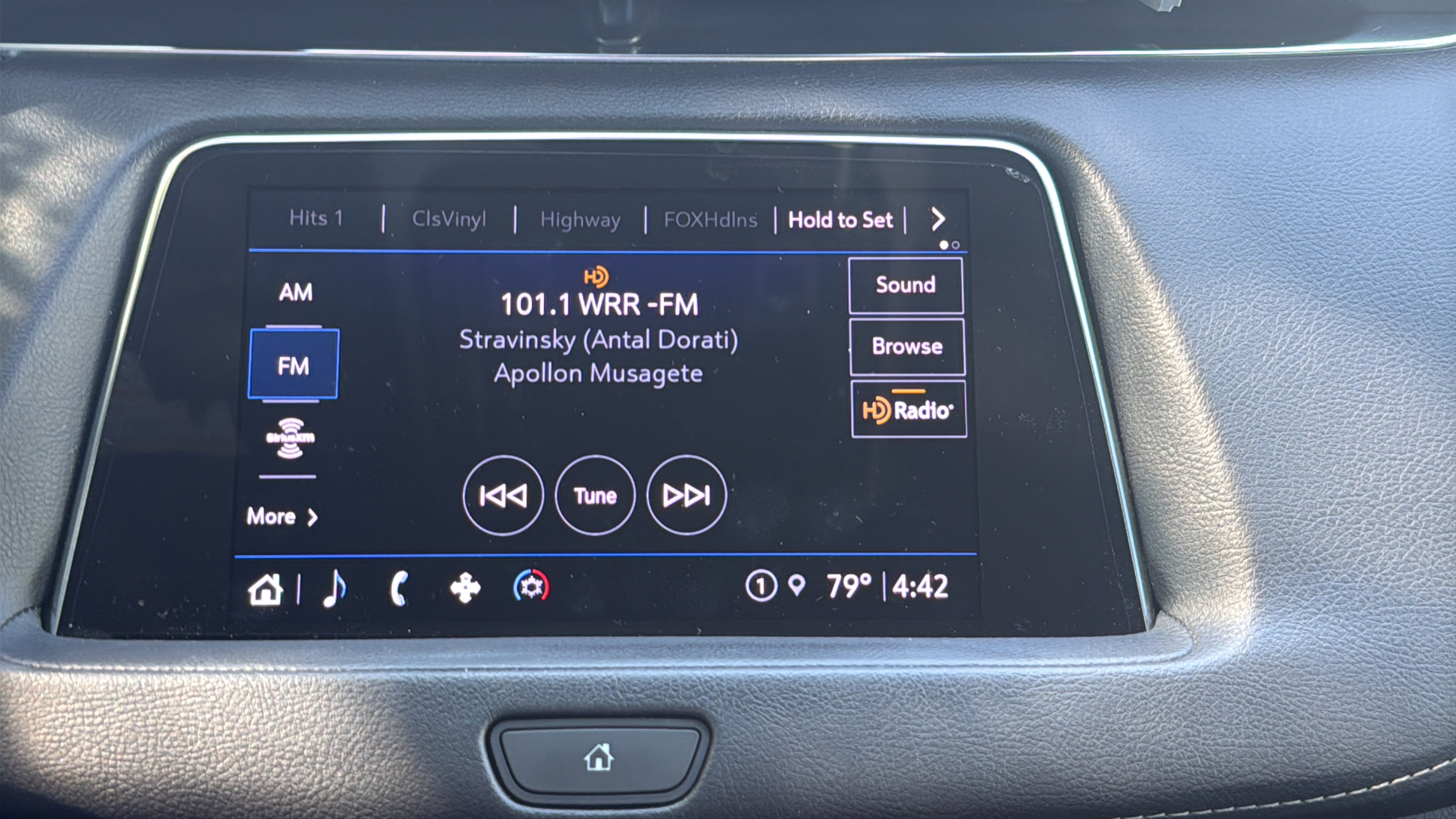 Used 2022 Cadillac XT4 Premium Luxury w/ Enhanced Visibility Package FWD image 21