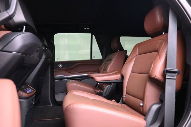 Used 2025 Lincoln Navigator Reserve AWD/4WD image 19