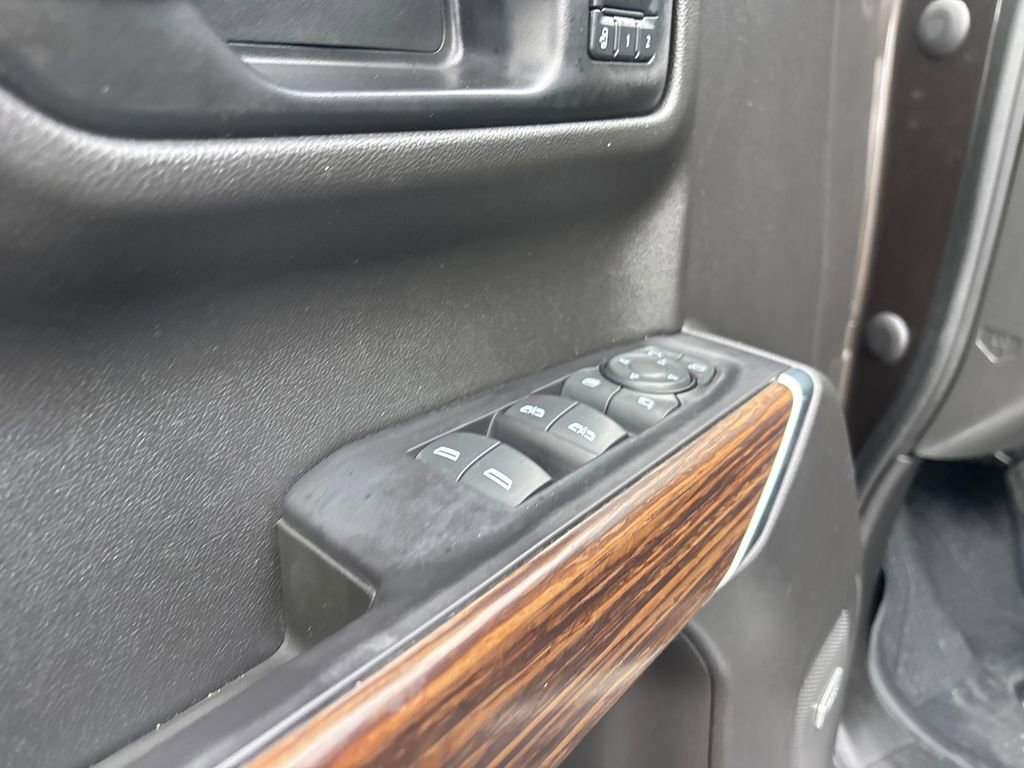 Used 2021 Chevrolet Silverado 1500 High Country w/ Technology Package image 24