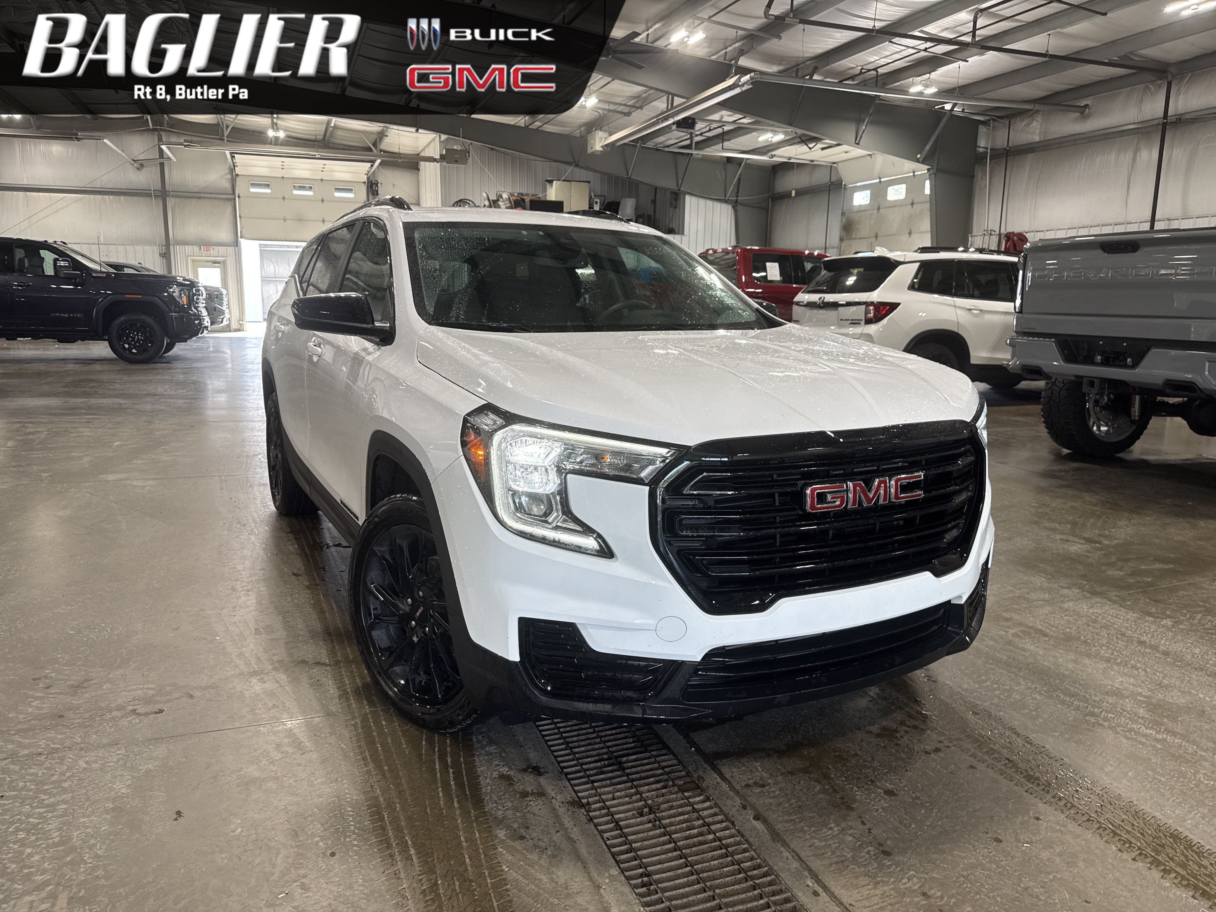 Used 2024 GMC Terrain SLE w/ Driver Convenience Package