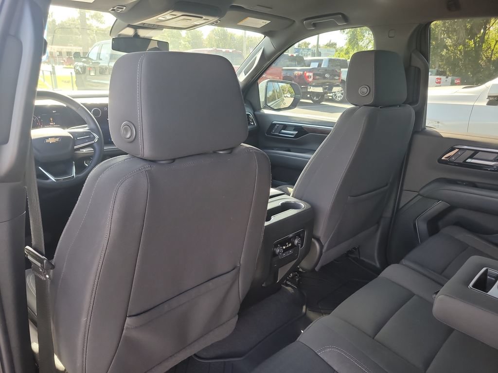 Used 2025 Chevrolet Tahoe LS RWD image 9