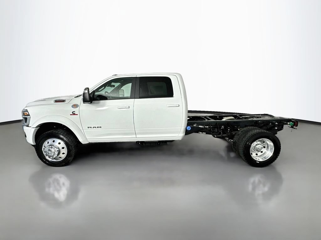New 2026 RAM 4500 4x4 Crew Cab DRW w/ Laramie Trim Package image 4