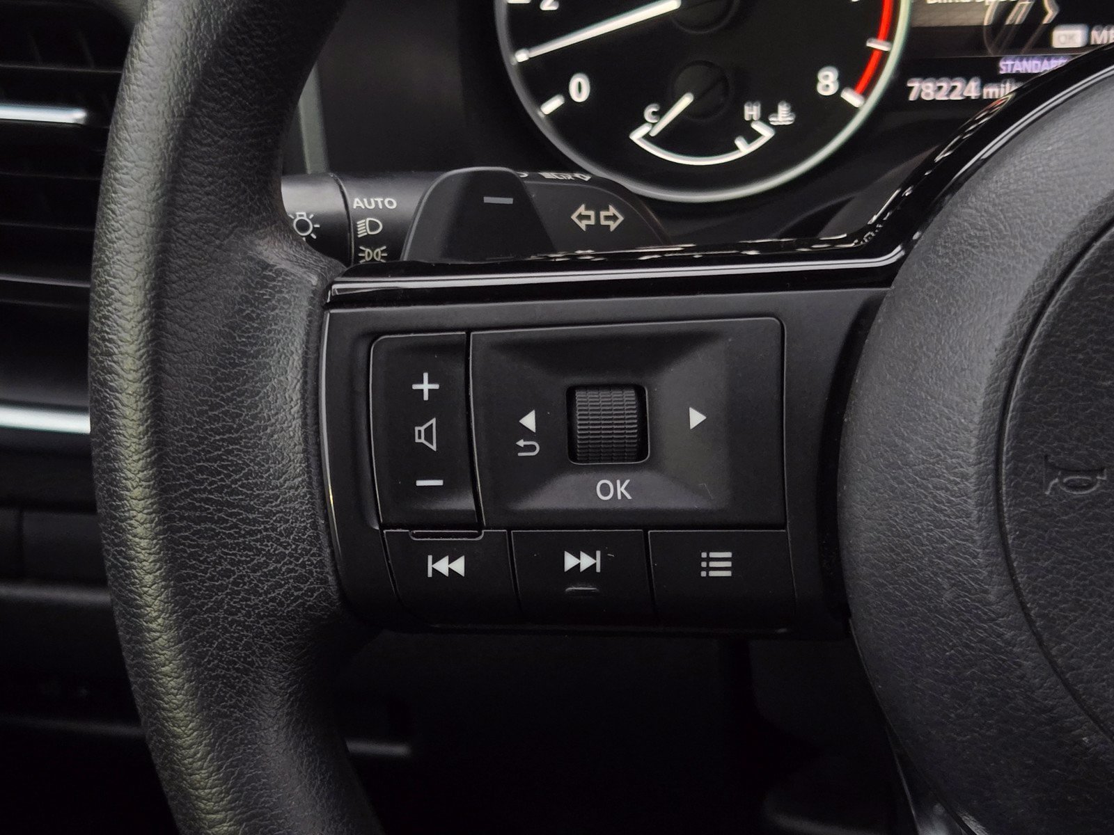Used 2021 Nissan Rogue S FWD image 20