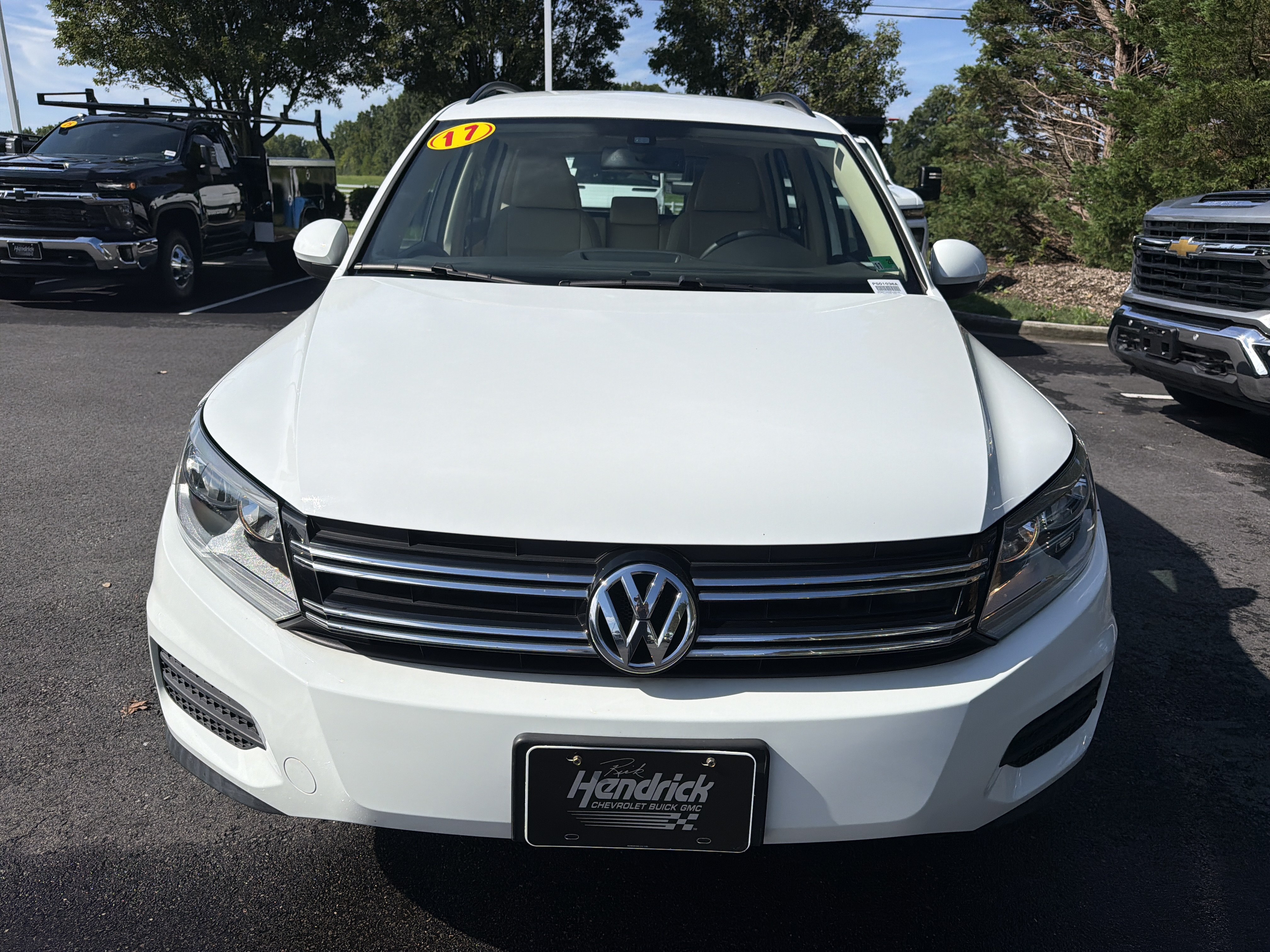 Used 2017 Volkswagen Tiguan S AWD/4WD image 3