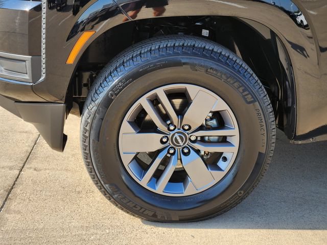 Used 2025 Nissan Frontier SV RWD image 17