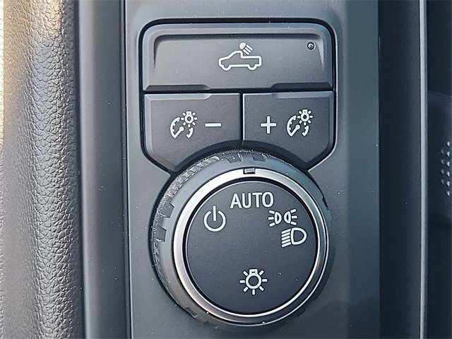 Used 2025 Chevrolet Silverado 1500 Custom image 18