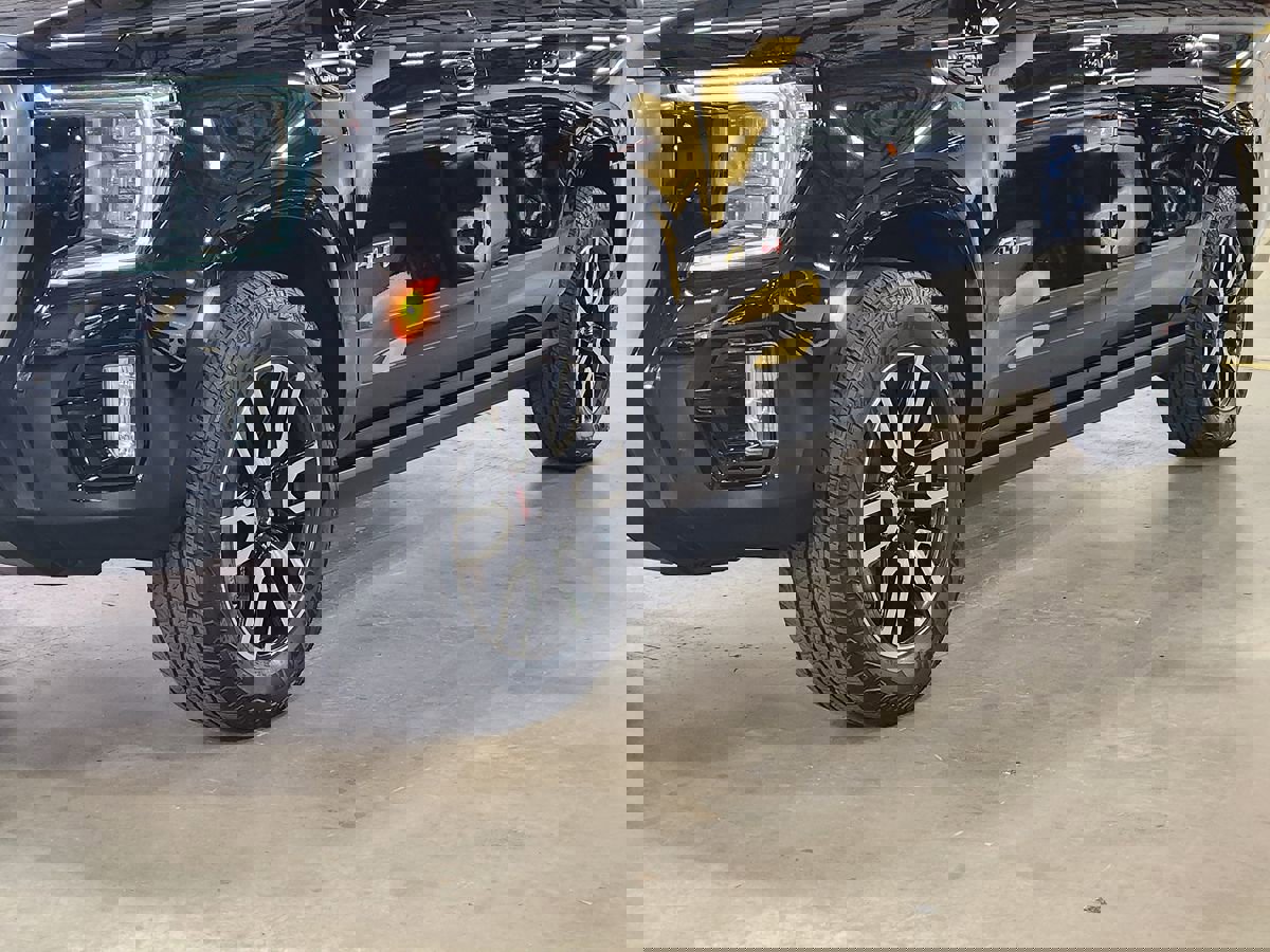 Used 2023 GMC Yukon XL AT4 w/ AT4 Premium Package image 17