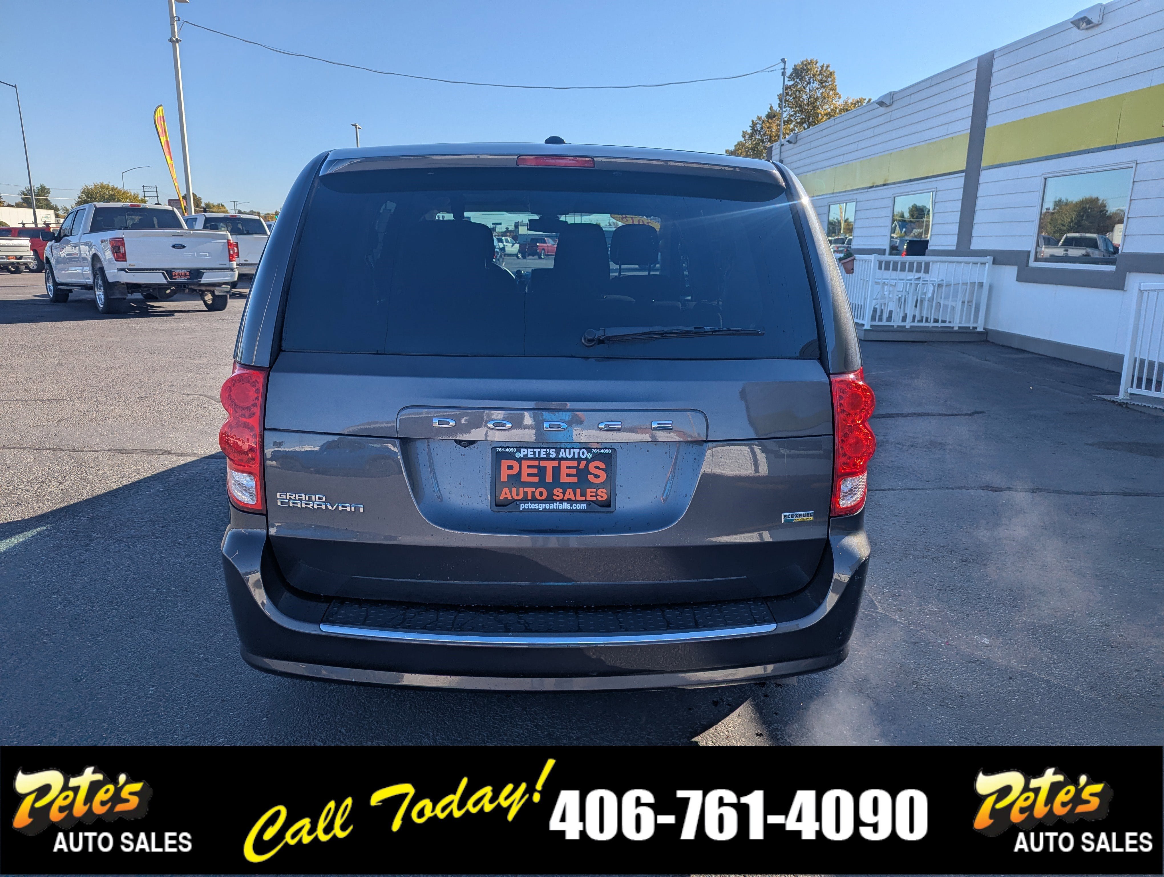 Used 2018 Dodge Grand Caravan SE w/ UConnect Hands-Free Group FWD image 3
