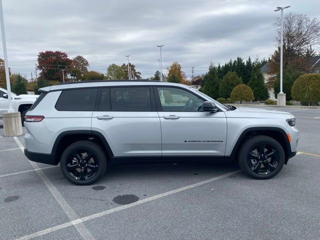 New 2025 Jeep Grand Cherokee L Limited w/ Luxury Tech Group II AWD/4WD image 9