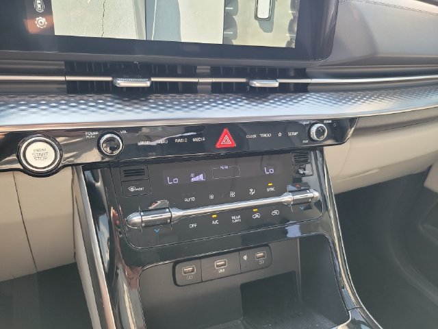 Used 2024 Kia Carnival SX Prestige FWD image 23