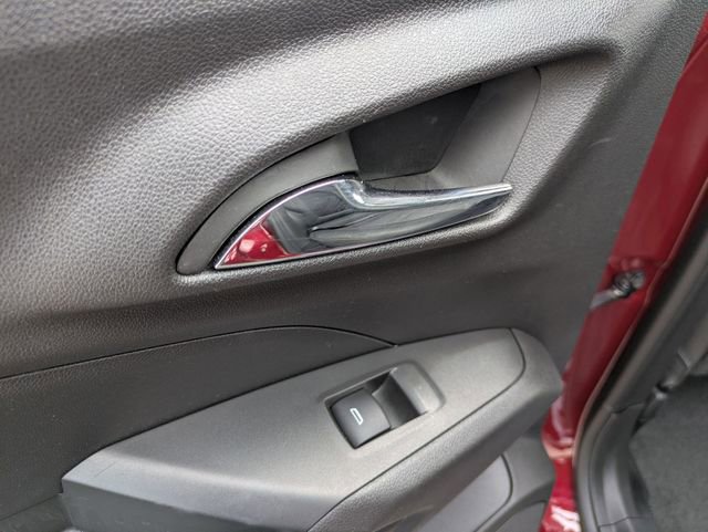 Used 2025 Chevrolet Trax LT image 23