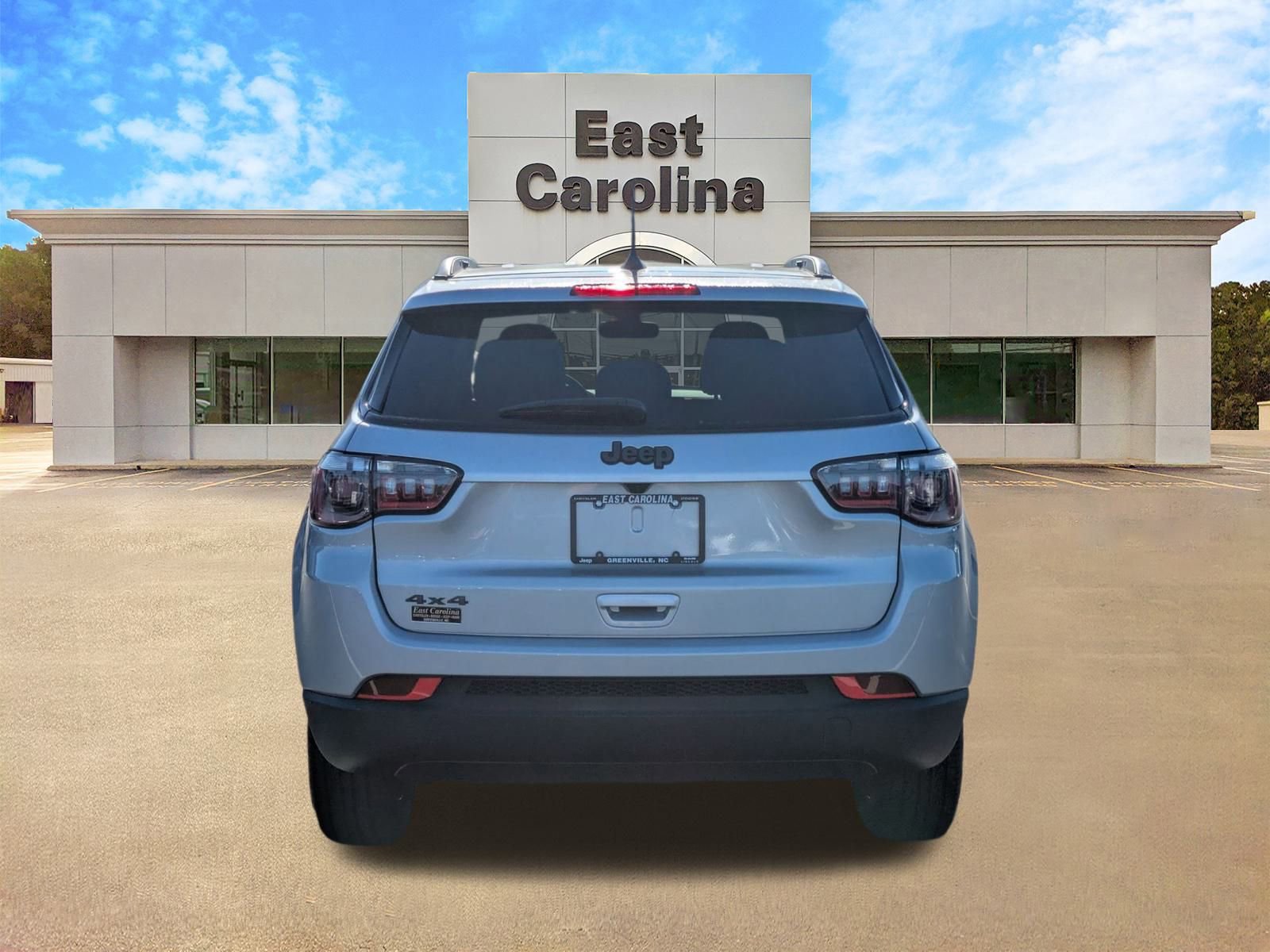 New 2026 Jeep Compass Latitude image 4