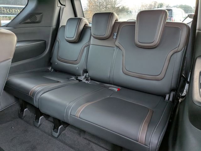 New 2026 Nissan Armada SL w/ Captain's Chari Seat Package image 9
