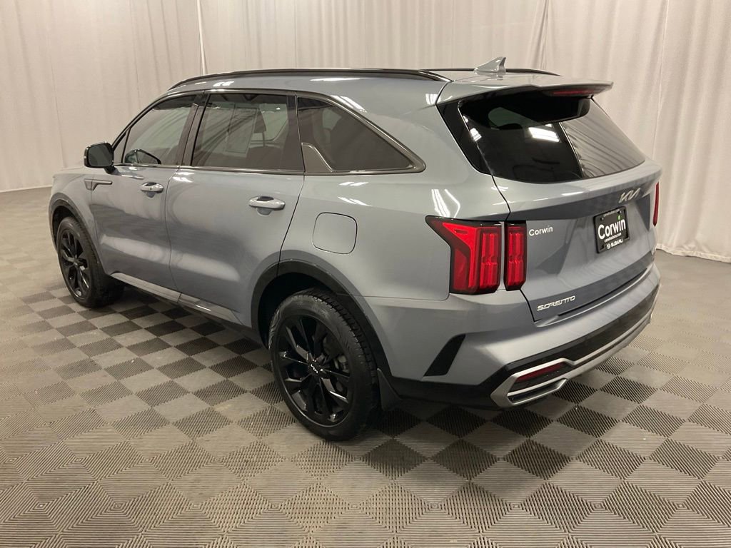Used 2023 Kia Sorento SX image 4