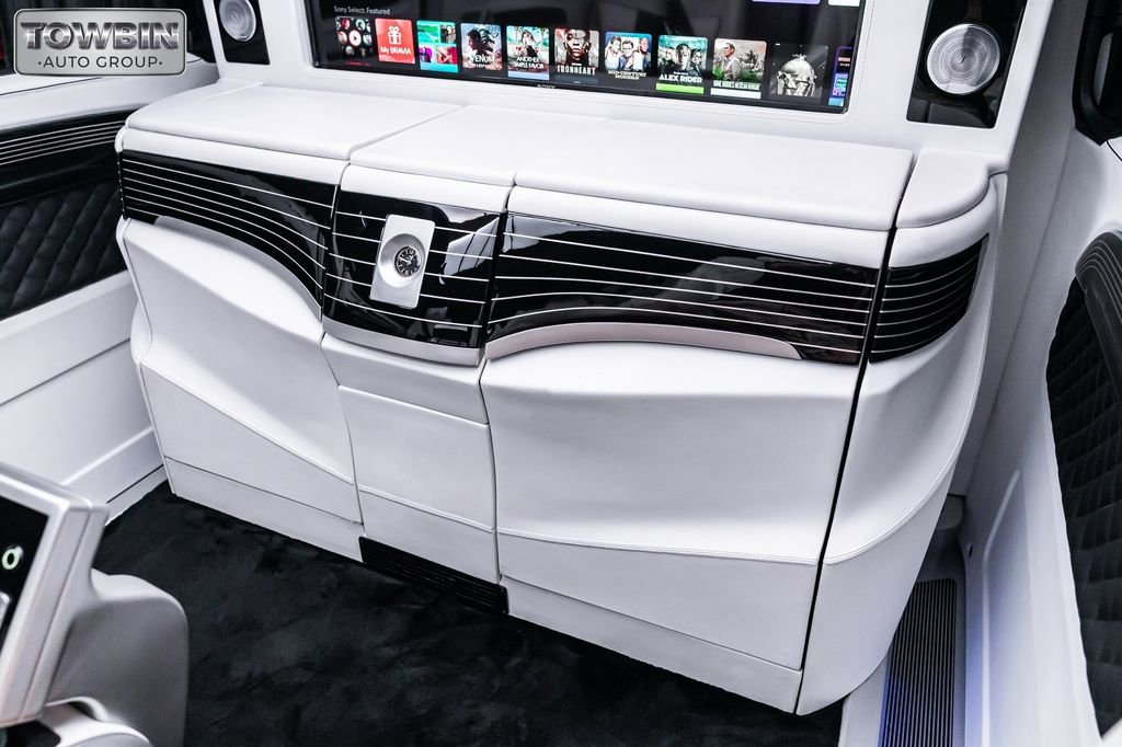 Used 2020 Mercedes-Benz Metris Passenger image 23