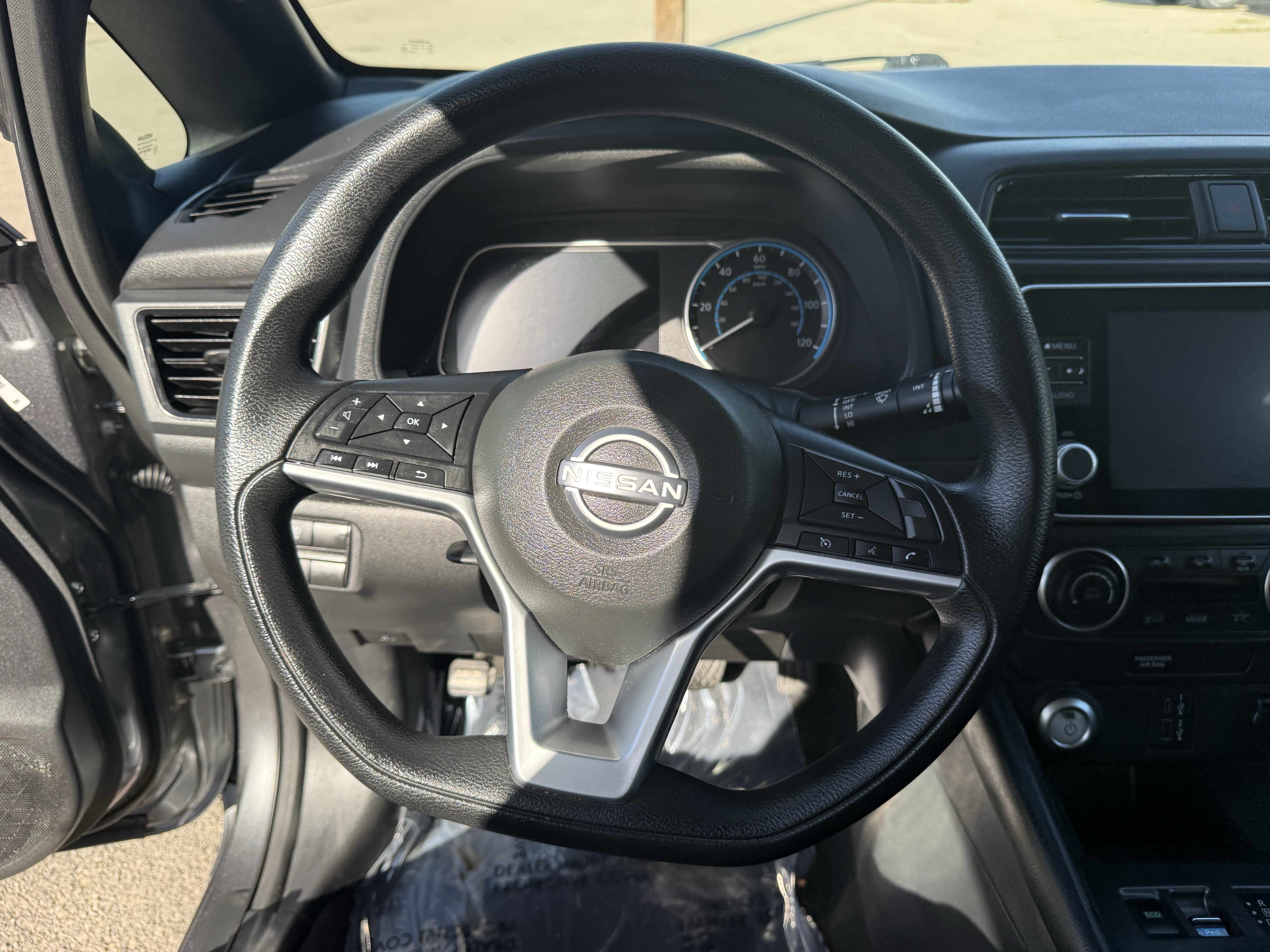 Used 2025 Nissan Leaf S FWD image 15