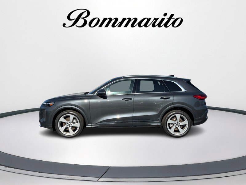 New 2025 Audi Q5 Prestige image 2