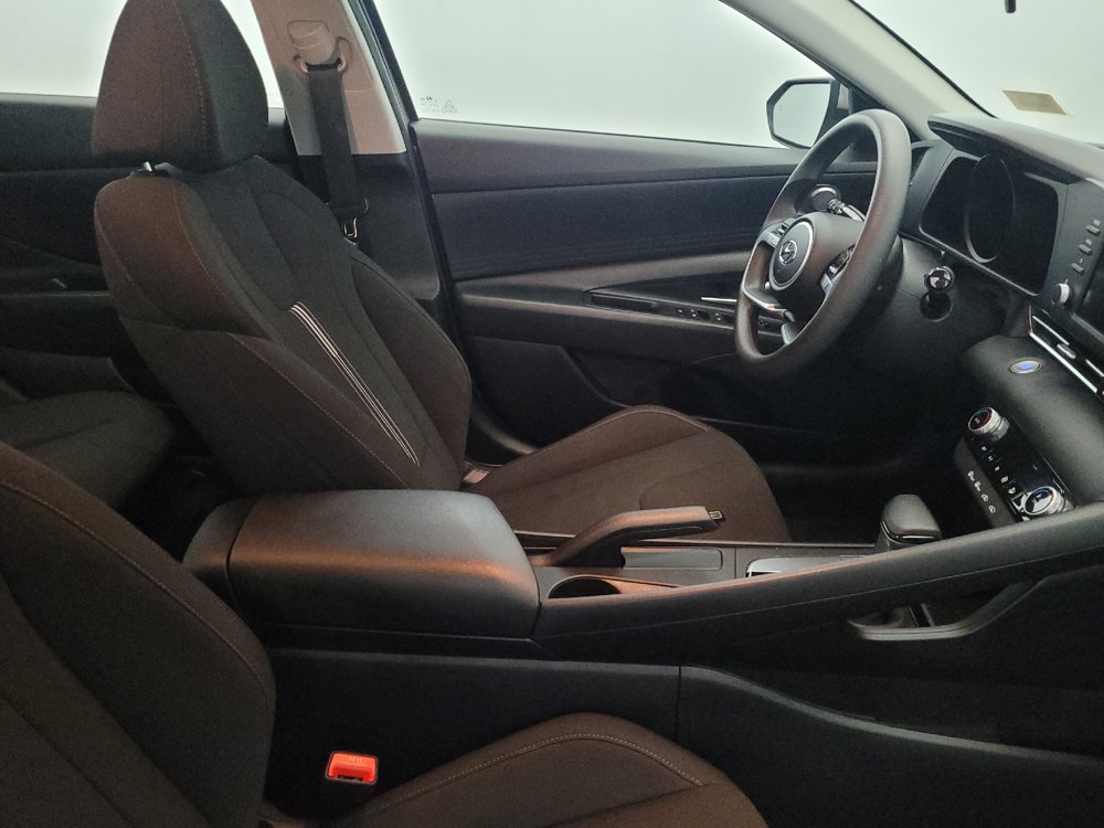 Used 2023 Hyundai Elantra SEL w/ Cargo Package FWD image 21