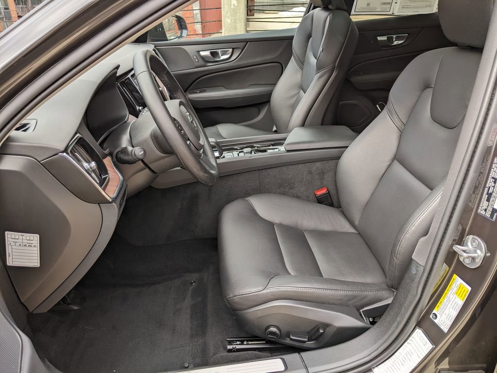 Certified 2025 Volvo V60 B5 Cross Country Plus image 11